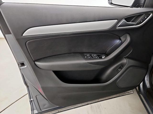Photo of 2017 Gray Audi Q3