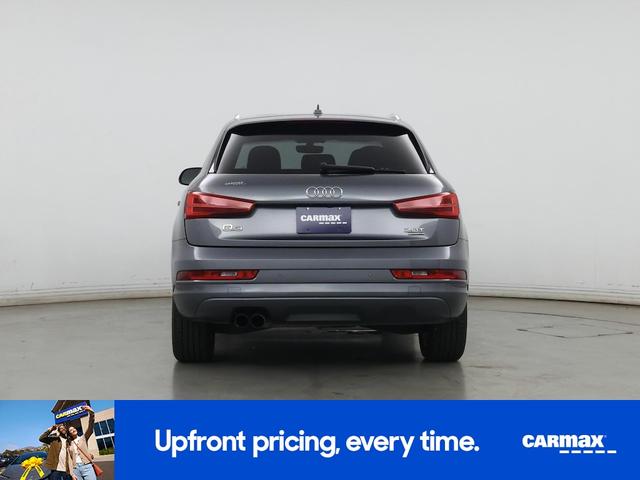 Photo of 2017 Gray Audi Q3