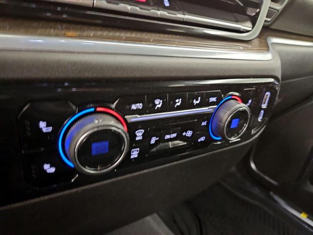 Photo of 2022 Black Chevrolet Silverado 1500