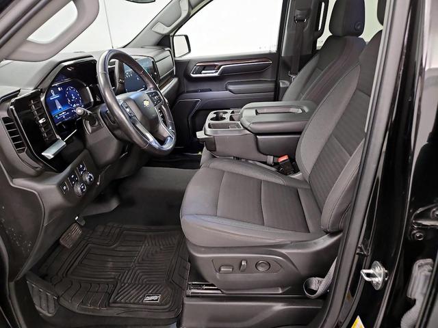 Photo of 2022 Black Chevrolet Silverado 1500