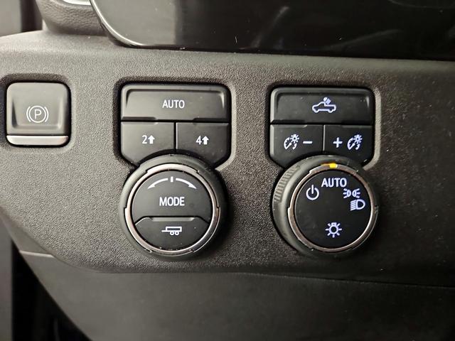 Photo of 2022 Black Chevrolet Silverado 1500