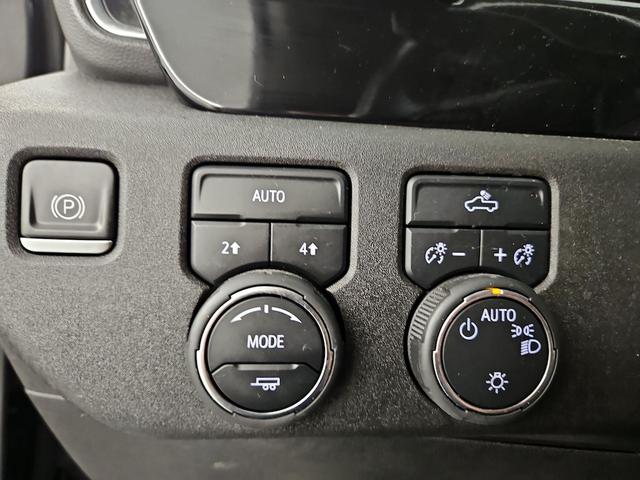 Photo of 2022 Black Chevrolet Silverado 1500