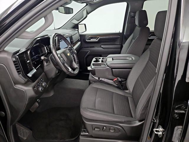 Photo of 2022 Black Chevrolet Silverado 1500