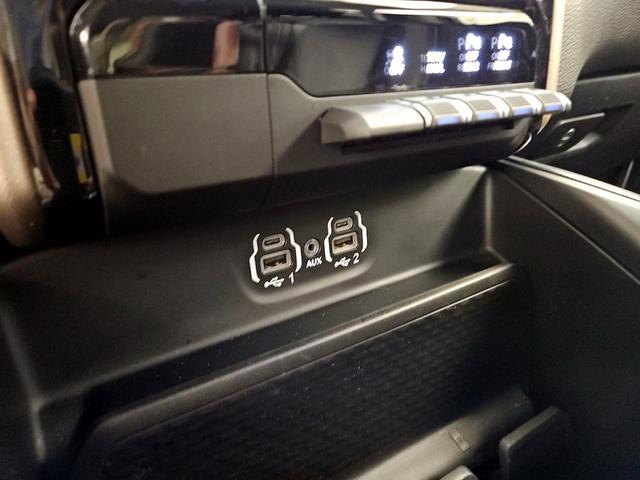 Photo of 2022 Black RAM 1500