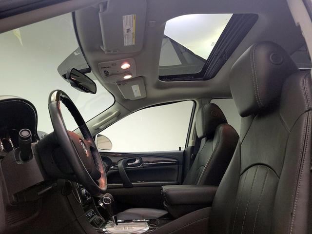 Photo of 2016 White Buick Enclave