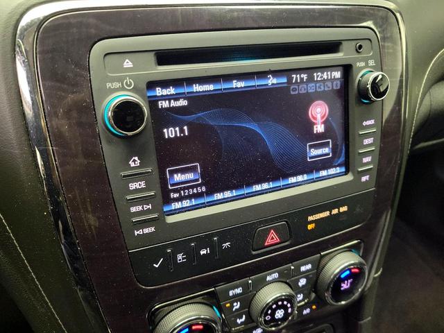 Photo of 2016 White Buick Enclave