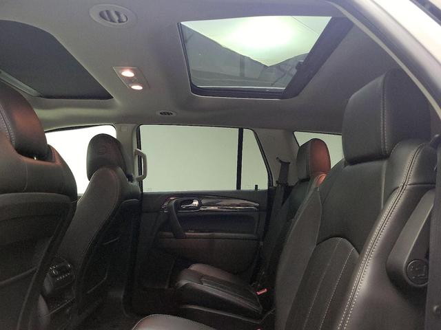 Photo of 2016 White Buick Enclave