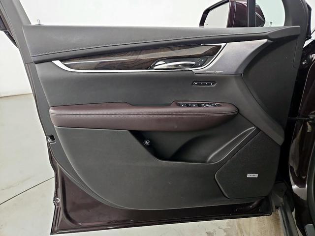Photo of 2020 Brown Cadillac XT6