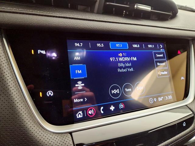 Photo of 2023 White Cadillac XT6