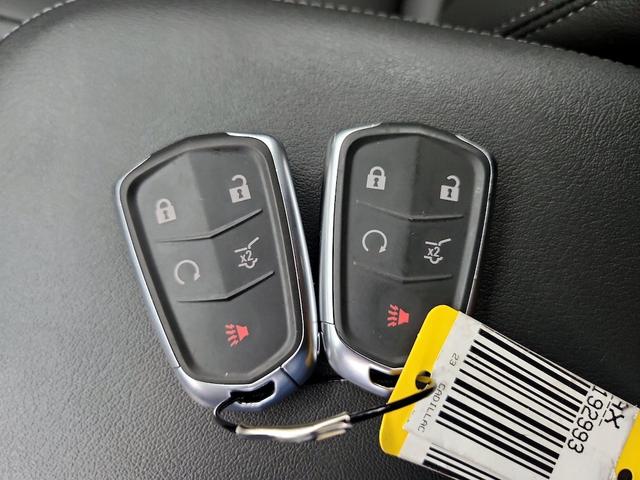 Photo of 2023 White Cadillac XT6