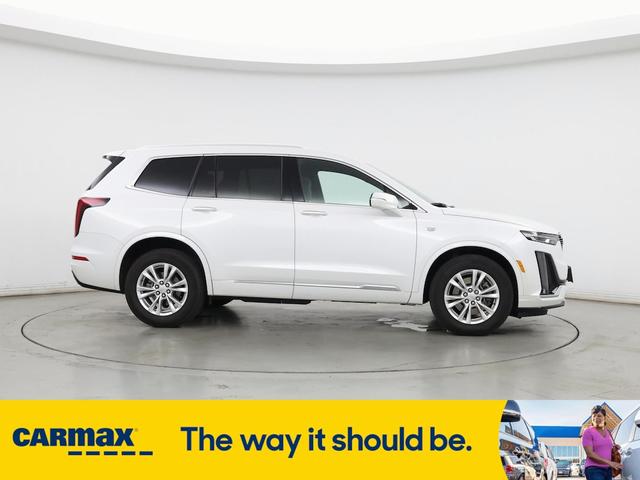 Photo of 2023 White Cadillac XT6