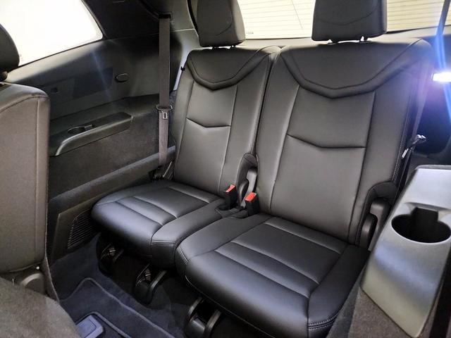 Photo of 2023 White Cadillac XT6