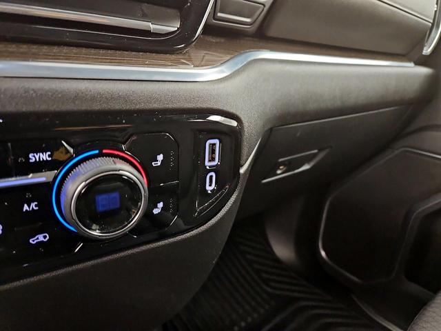 Photo of 2022 Black Chevrolet Silverado 1500