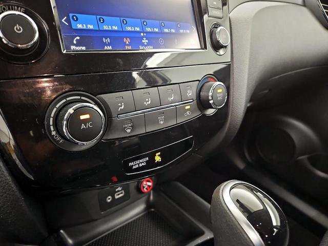 Photo of 2021 White Nissan Rogue Sport