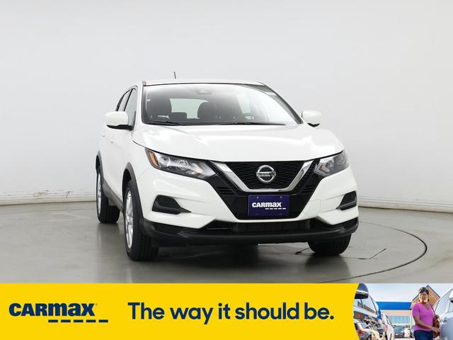 Photo of 2021 White Nissan Rogue Sport