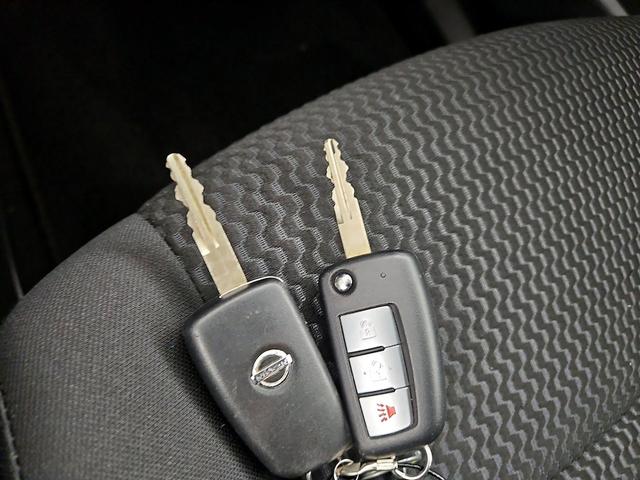 Photo of 2021 White Nissan Rogue Sport