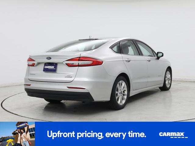 Photo of 2019 Silver Ford Fusion Hybrid