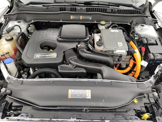 Photo of 2019 Silver Ford Fusion Hybrid