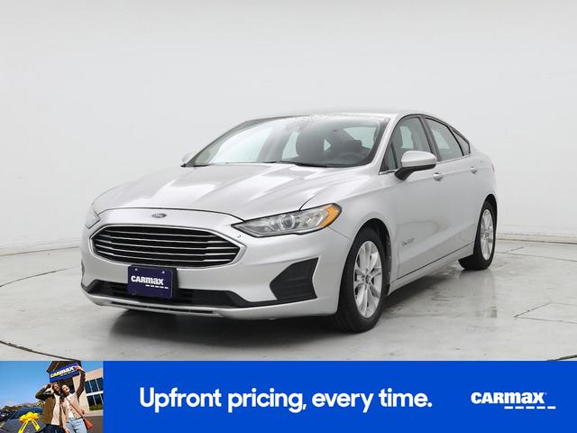 Photo of 2019 Silver Ford Fusion Hybrid