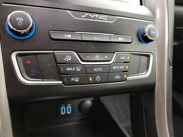 Photo of 2019 Silver Ford Fusion Hybrid