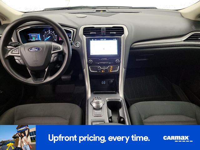 Photo of 2019 Silver Ford Fusion Hybrid
