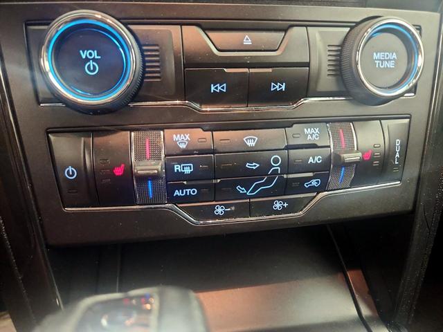 Photo of 2016 Black Ford Explorer