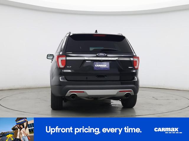 Photo of 2016 Black Ford Explorer