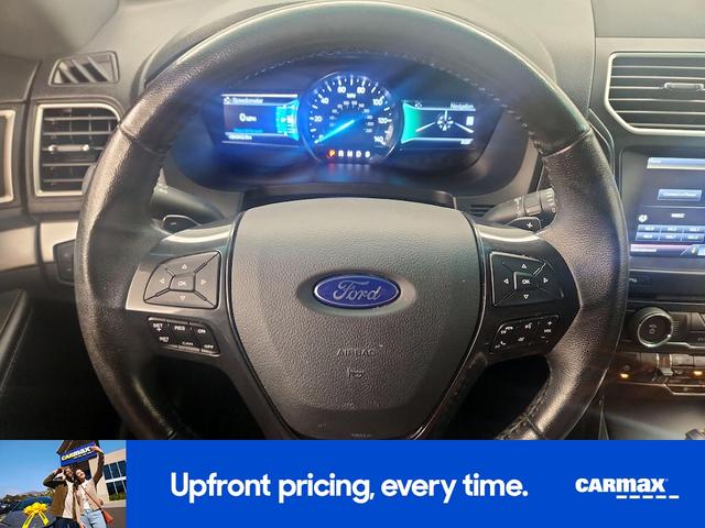 Photo of 2016 Black Ford Explorer