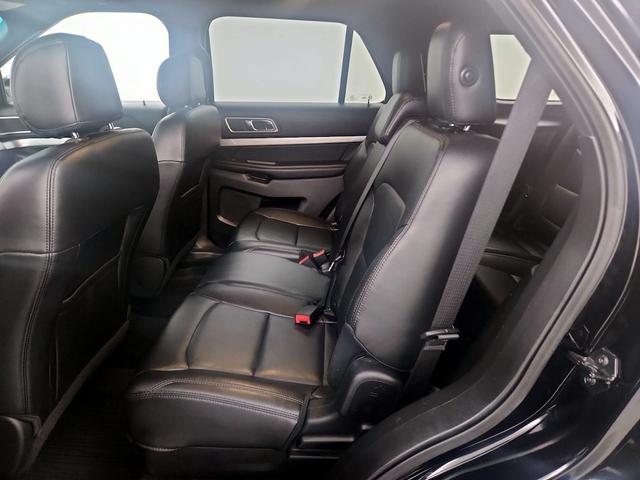 Photo of 2016 Black Ford Explorer