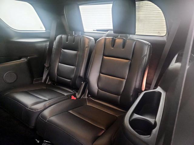 Photo of 2016 Black Ford Explorer
