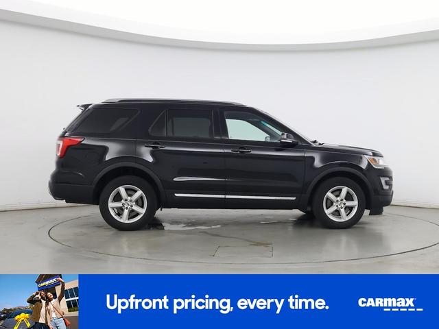 Photo of 2016 Black Ford Explorer