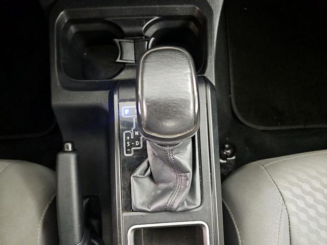Photo of 2022 White Toyota Tacoma