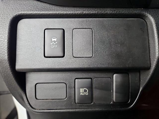 Photo of 2022 White Toyota Tacoma