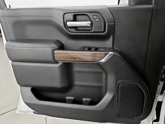 Photo of 2020 White Chevrolet Silverado 1500