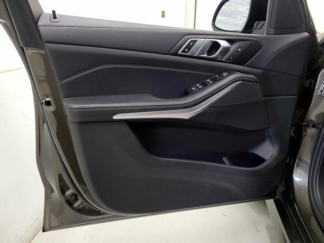 Photo of 2023 Green BMW X5