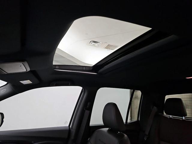Photo of 2021 White Honda Ridgeline
