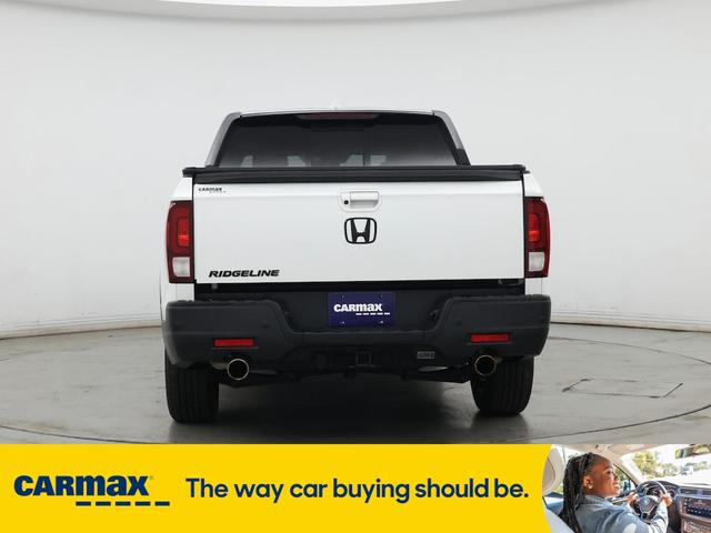 Photo of 2021 White Honda Ridgeline