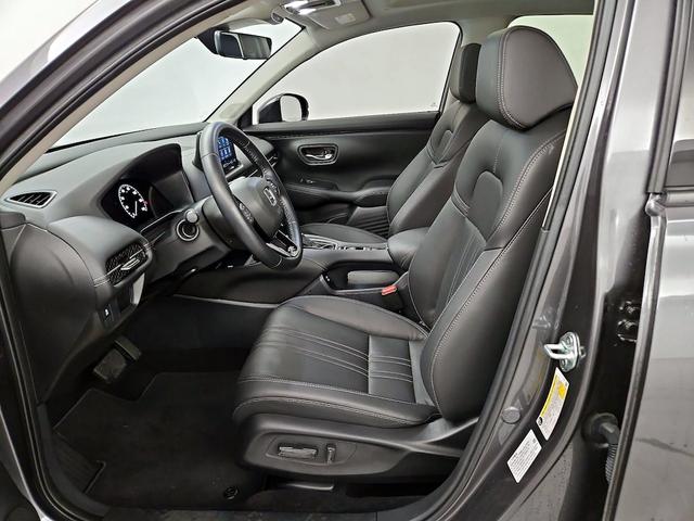 Photo of 2025 Gray Honda HR-V