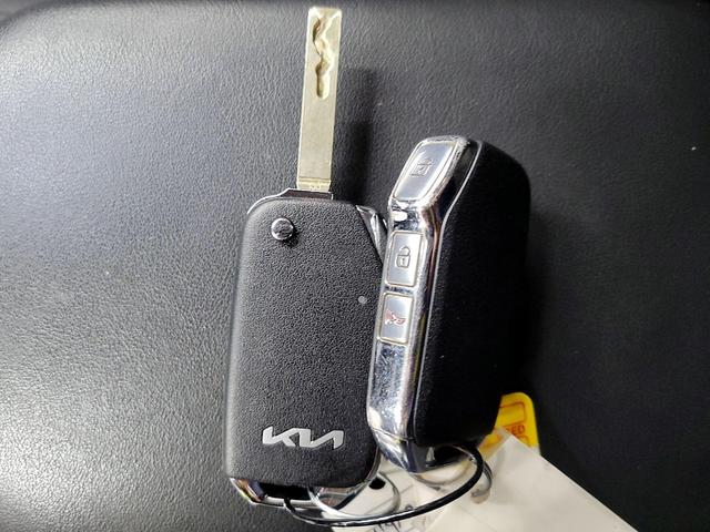 Photo of 2022 White Kia Seltos