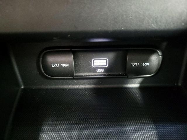 Photo of 2022 White Kia Seltos