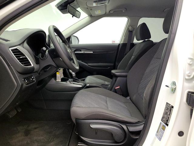 Photo of 2022 White Kia Seltos