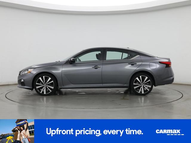 Photo of 2022 Gray Nissan Altima