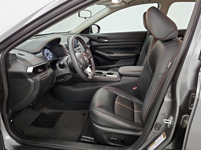 Photo of 2022 Gray Nissan Altima