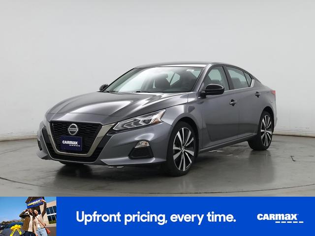 Photo of 2022 Gray Nissan Altima