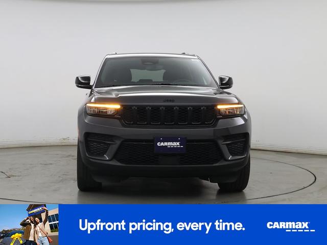 Photo of 2022 Gray Jeep Grand Cherokee