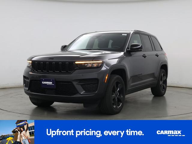 Photo of 2022 Gray Jeep Grand Cherokee