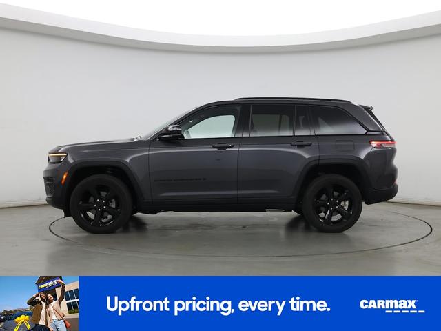 Photo of 2022 Gray Jeep Grand Cherokee