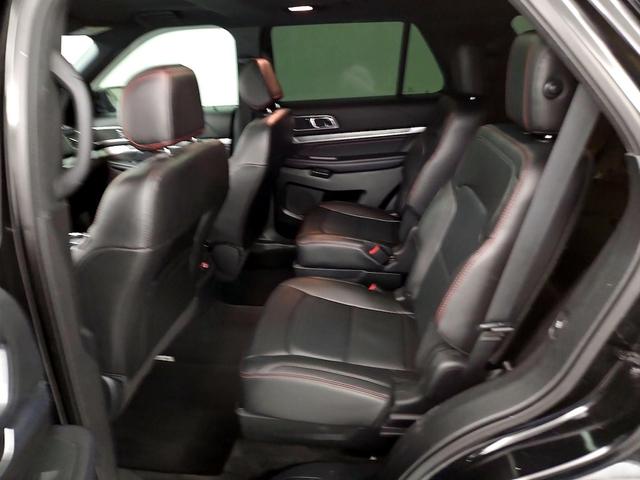 Photo of 2017 Black Ford Explorer