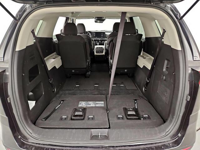 Photo of 2022 Black Kia Carnival