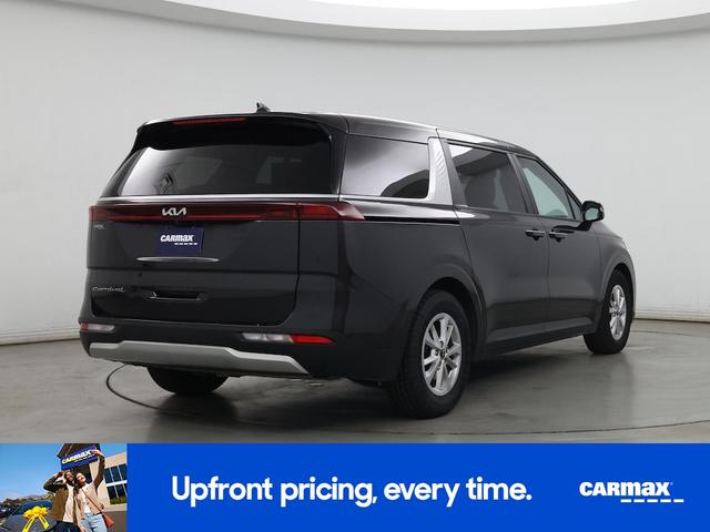 Photo of 2022 Black Kia Carnival